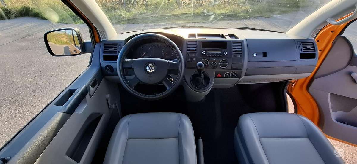 Volkswagen Caravelle 2007 — photo 9