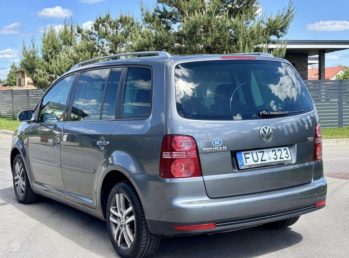 Volkswagen Touran 2007 — interior