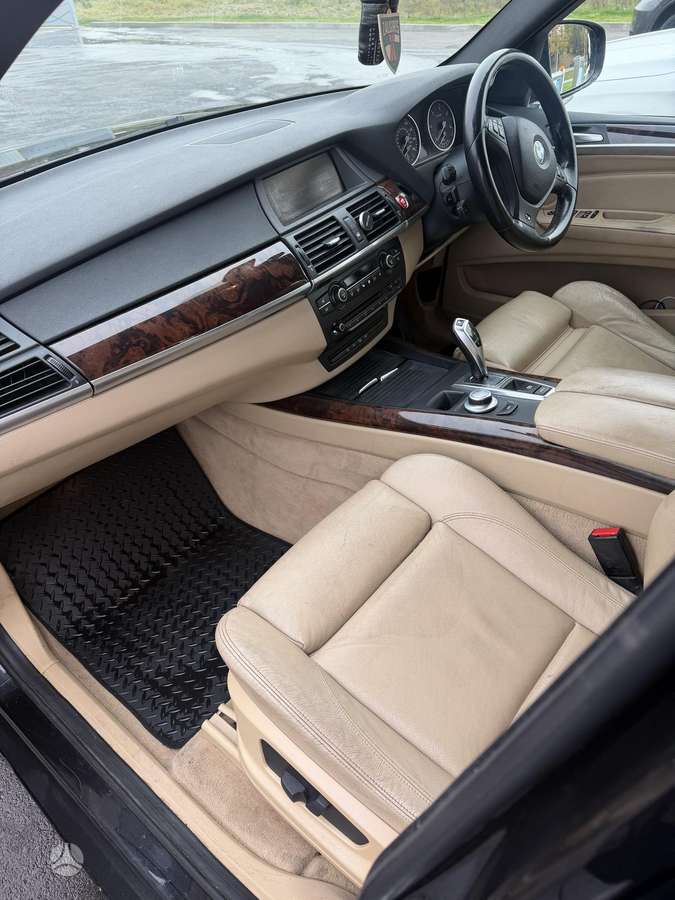 BMW X5 2008 — photo 12