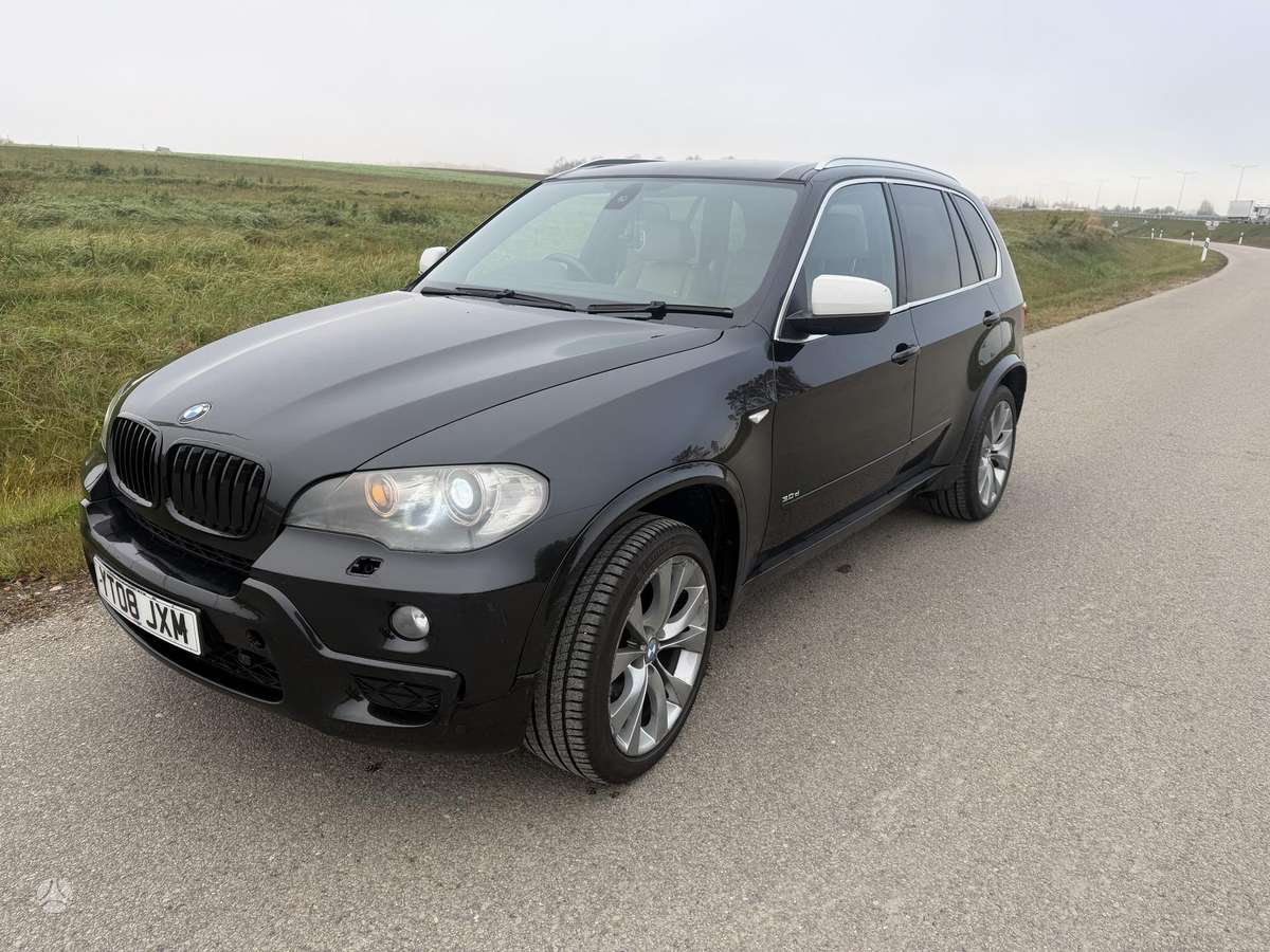 BMW X5 2008 — interior