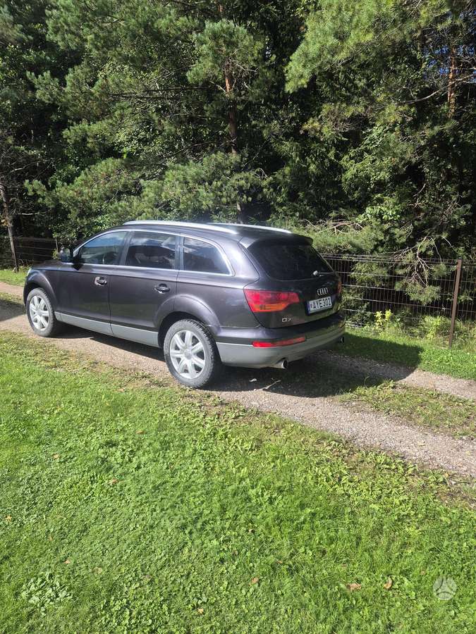 Audi Q7 2008 — rear view