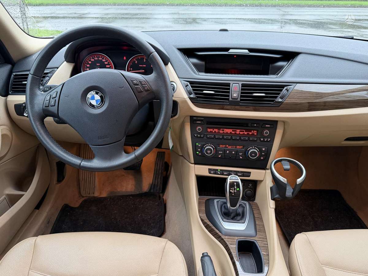 BMW X1 2014 — фото 19