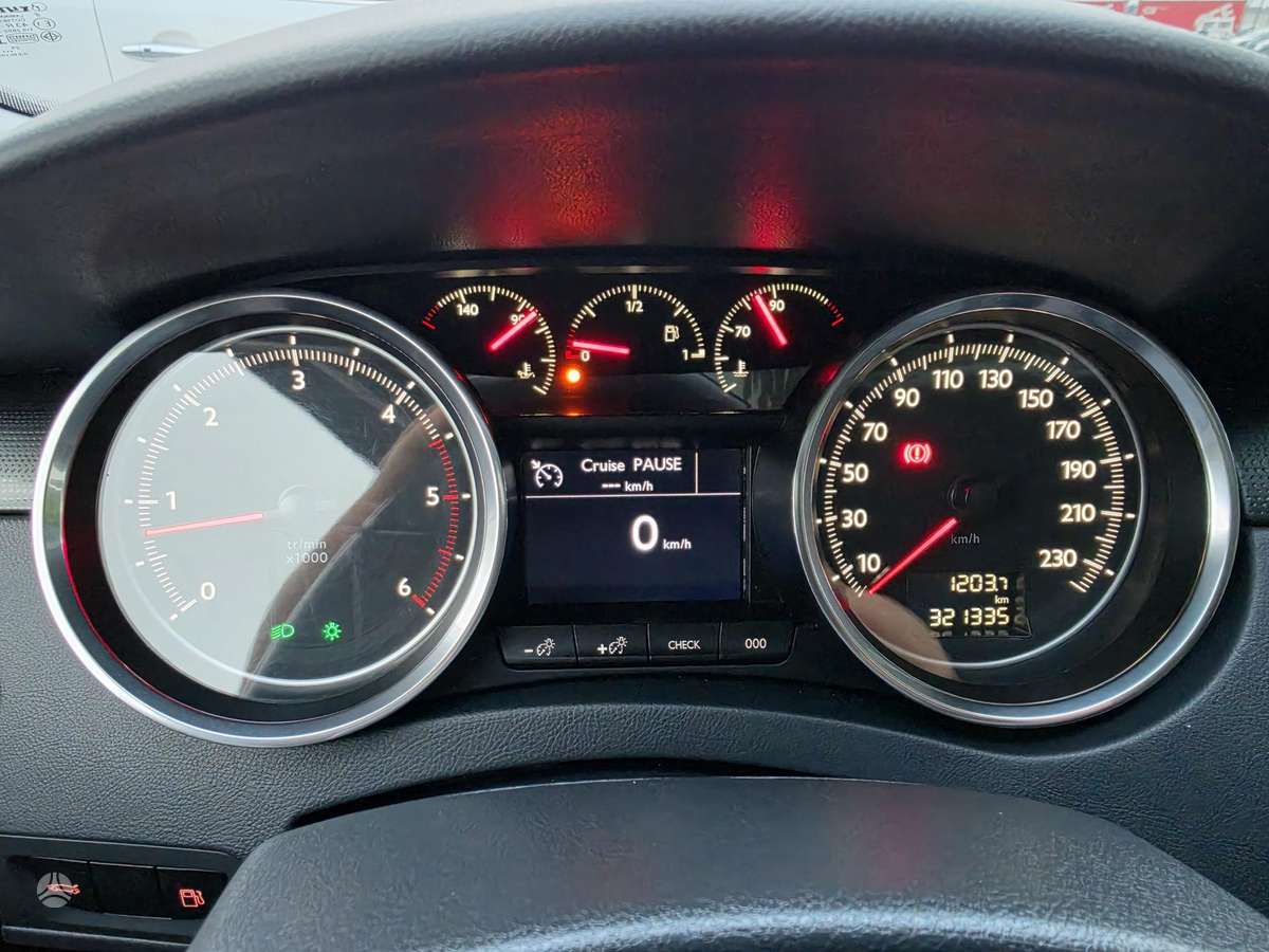 Peugeot 508 2012 — photo 10