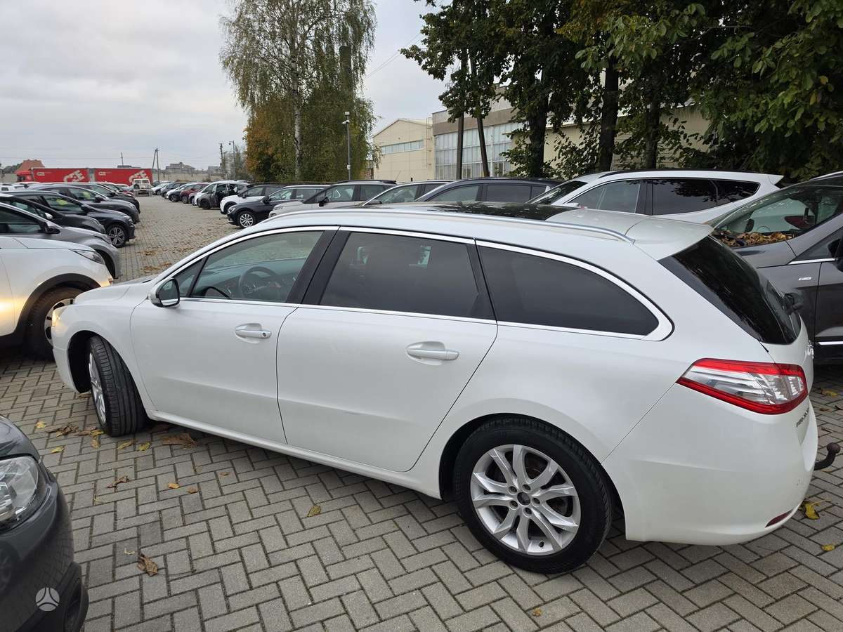Peugeot 508 2012 — interior