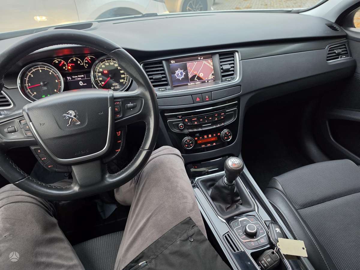Peugeot 508 2012 — photo 9