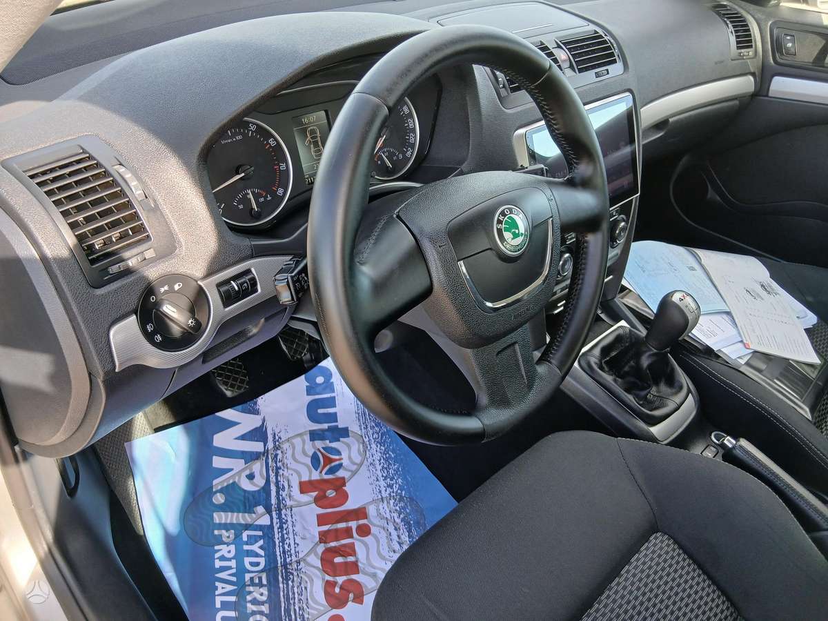 Skoda Octavia 2009 — photo 25