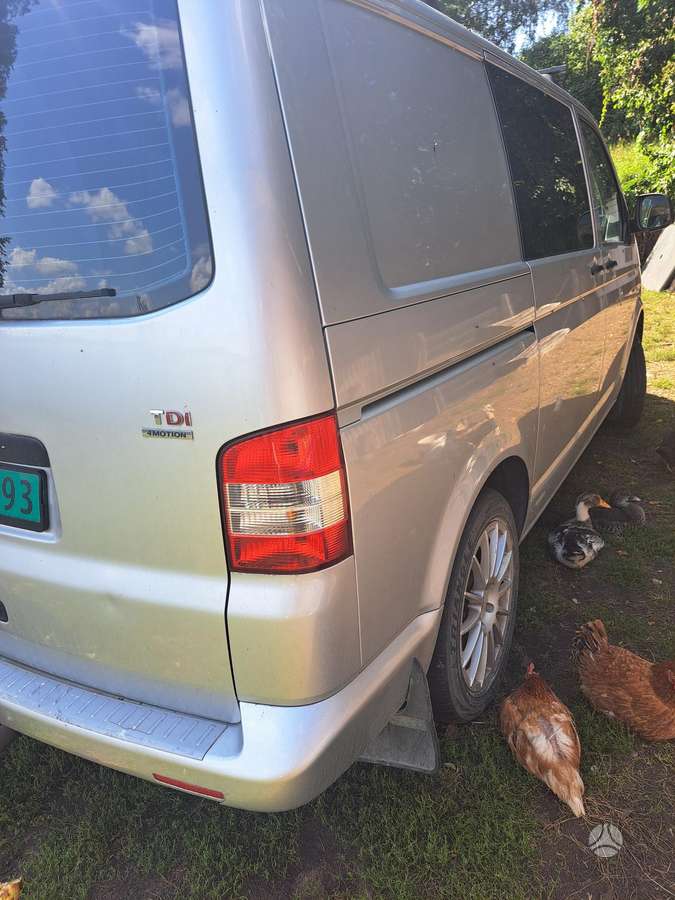 Volkswagen Transporter 2010 — photo 6
