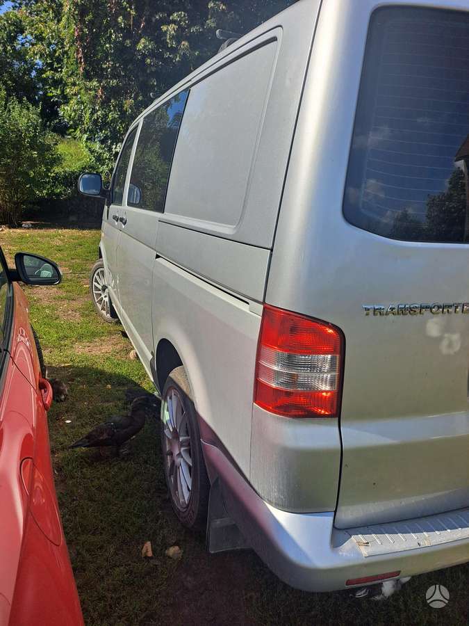 Volkswagen Transporter 2010 — photo 7