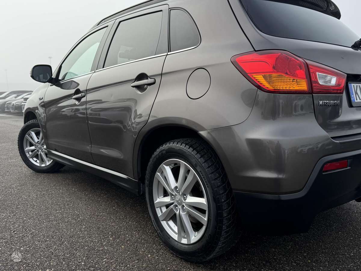Mitsubishi ASX 2010 — photo 13