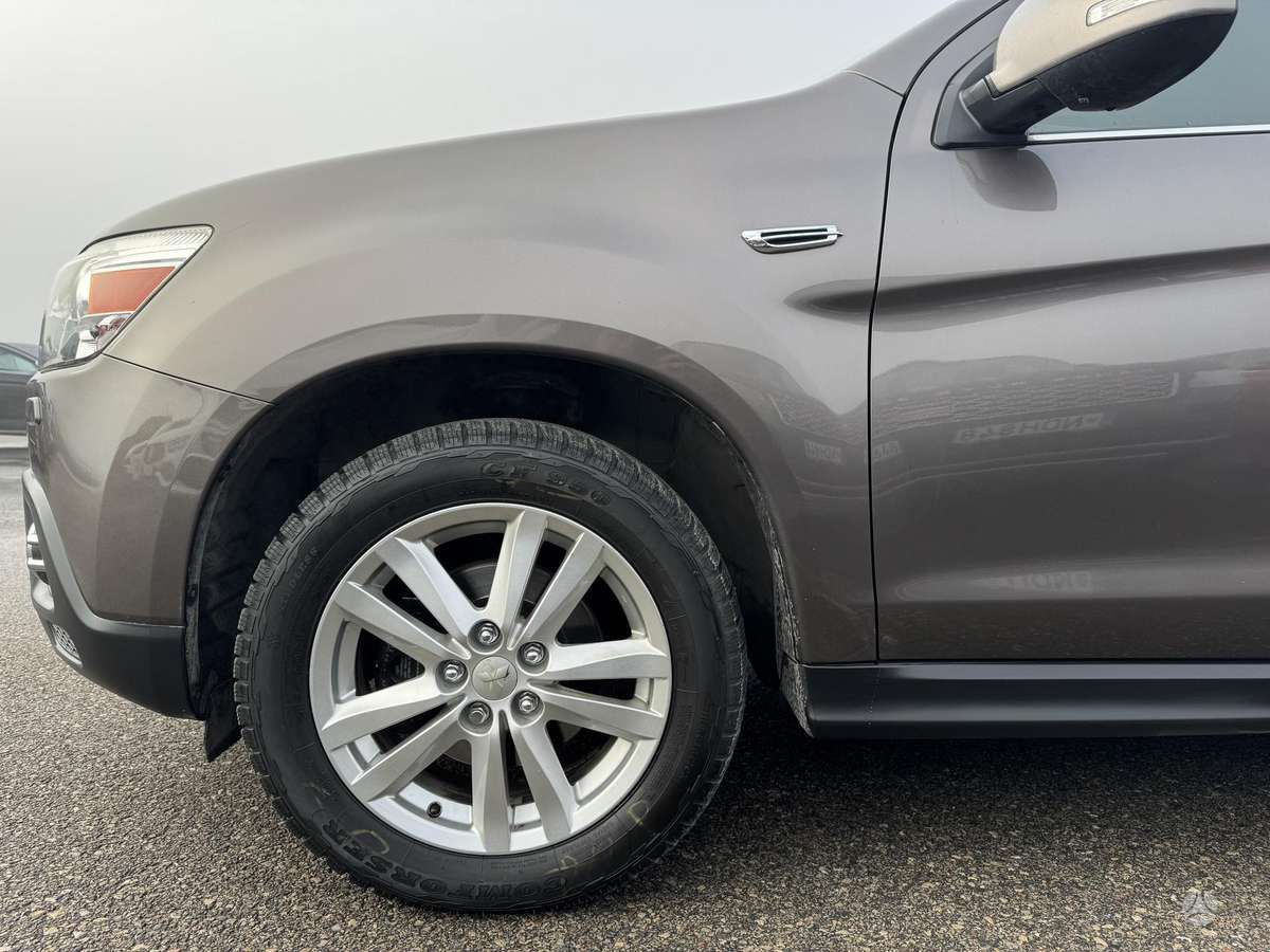 Mitsubishi ASX 2010 — photo 16