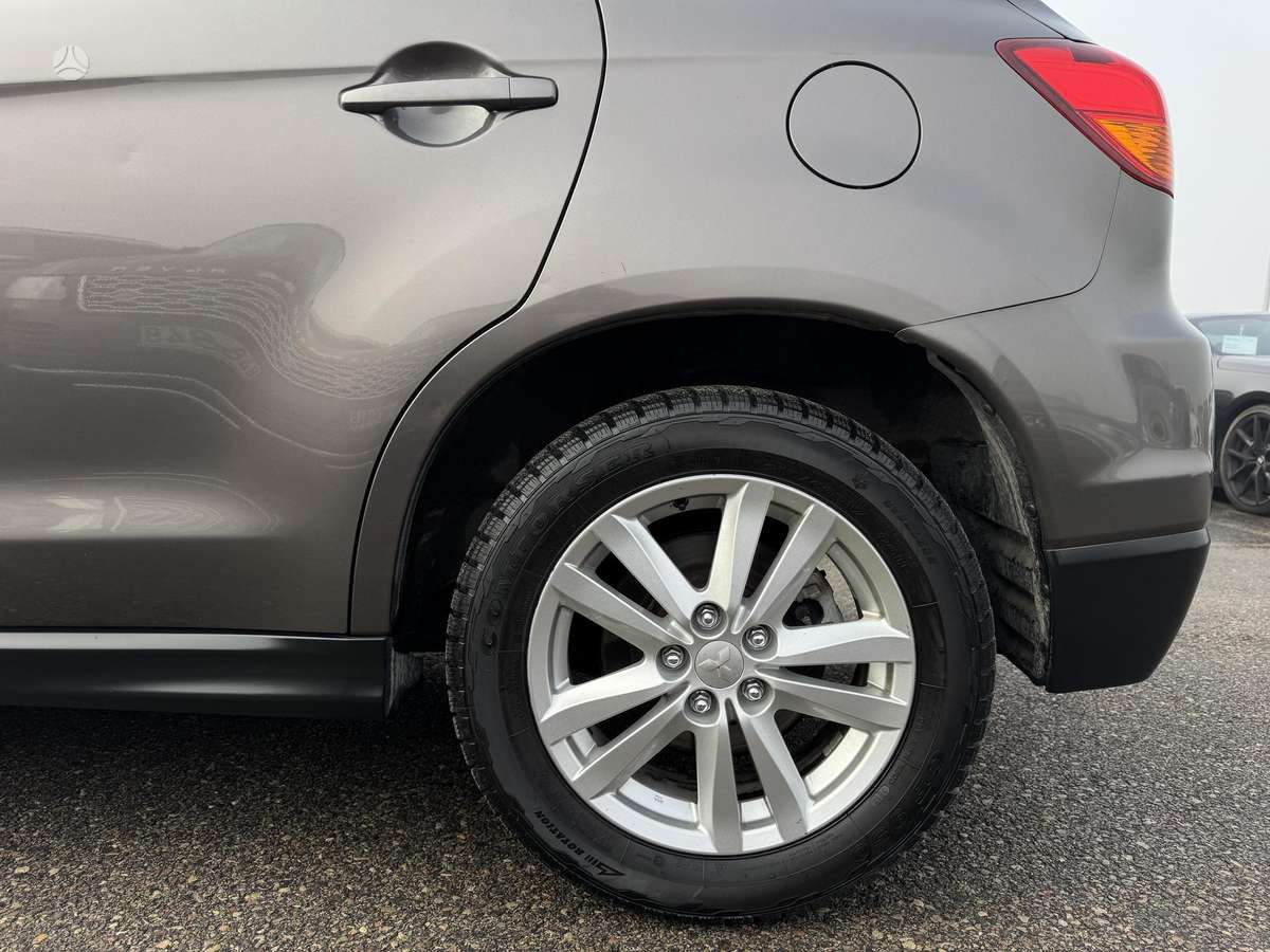 Mitsubishi ASX 2010 — photo 17