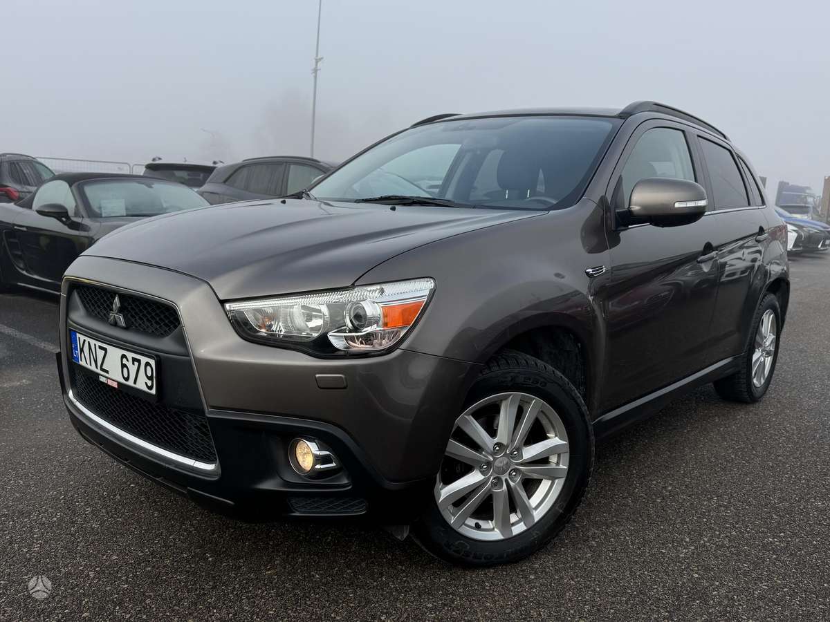 Mitsubishi ASX 2010 — interior