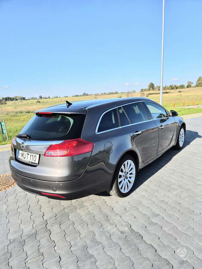 Opel Insignia 2011 — photo 11