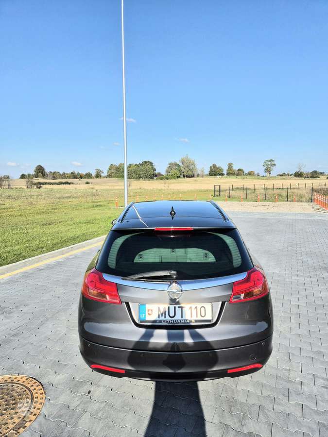 Opel Insignia 2011 — photo 12