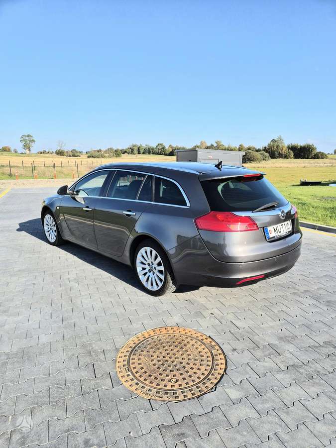Opel Insignia 2011 — photo 13