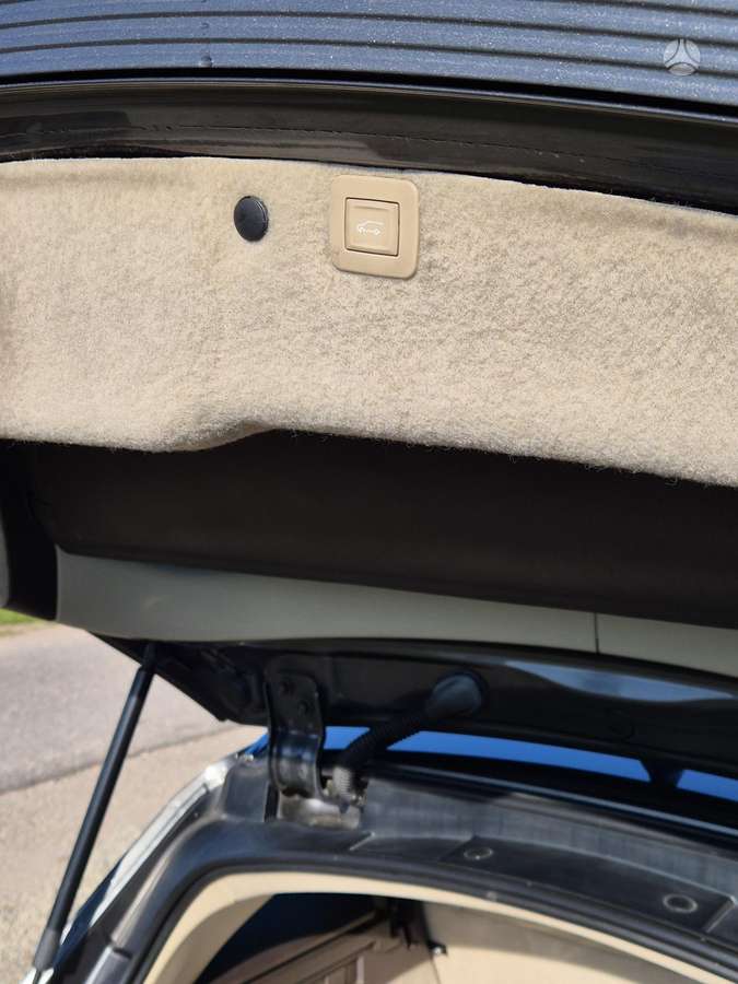 Opel Insignia 2011 — photo 18