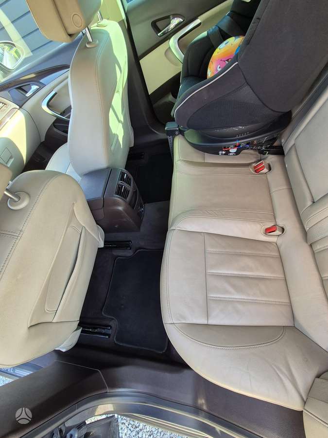 Opel Insignia 2011 — photo 20