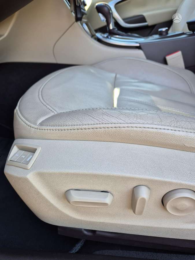 Opel Insignia 2011 — photo 21
