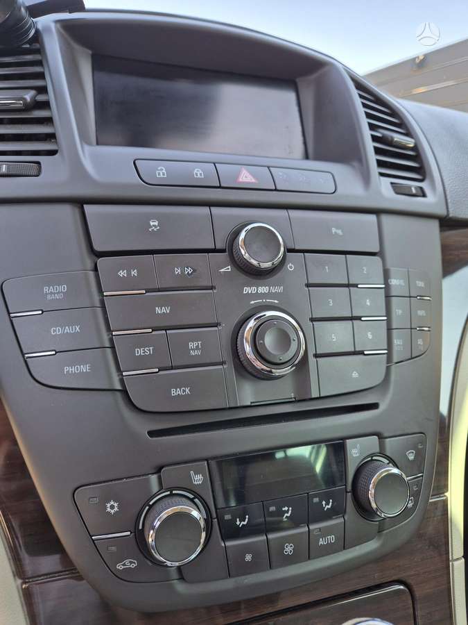 Opel Insignia 2011 — photo 25
