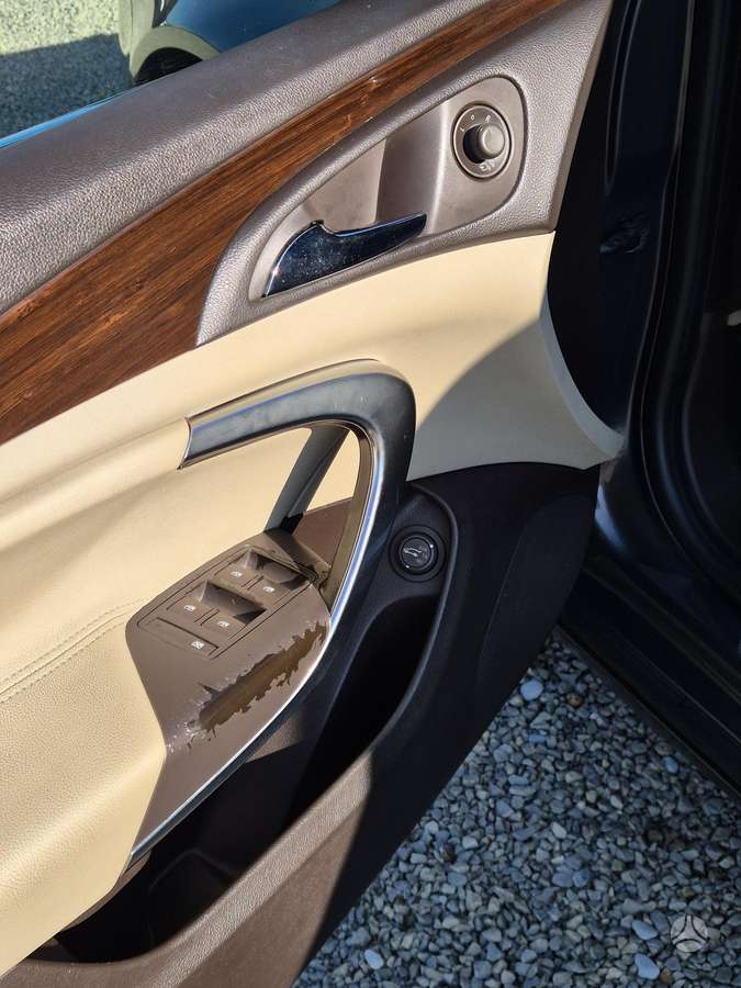 Opel Insignia 2011 — photo 27