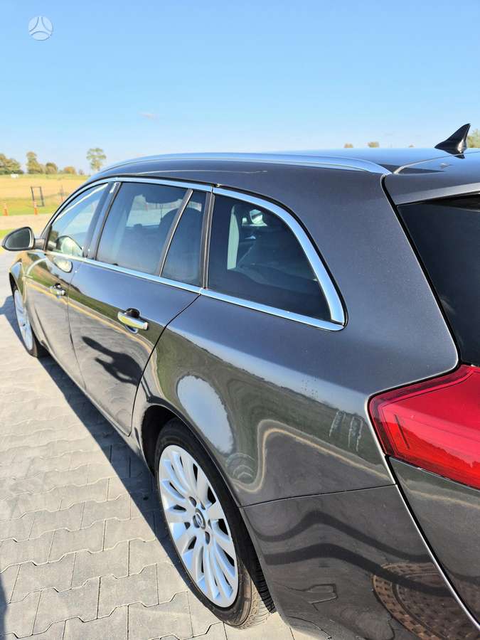Opel Insignia 2011 — interior
