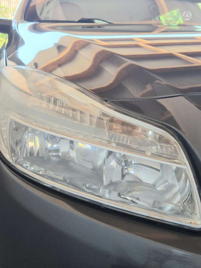 Opel Insignia 2011 — photo 32