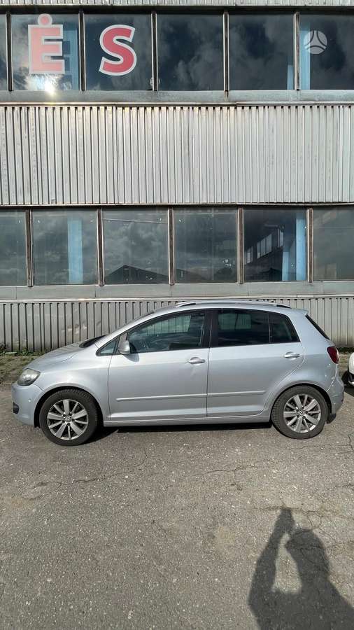 Volkswagen Golf 2011 — engine 1390 cm³, 160 HP (118kW)