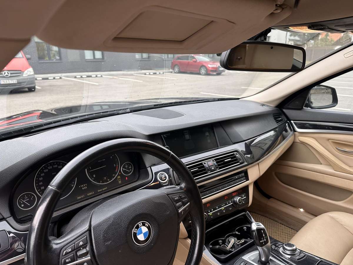 BMW 535 2010 — photo 11