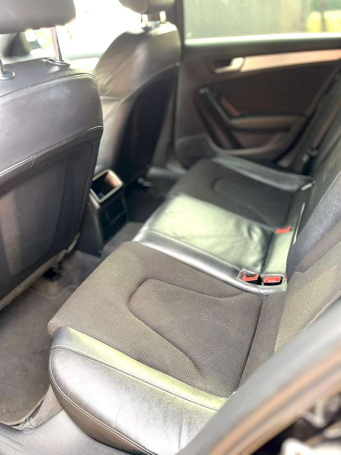 Audi A4 2010 — photo 11