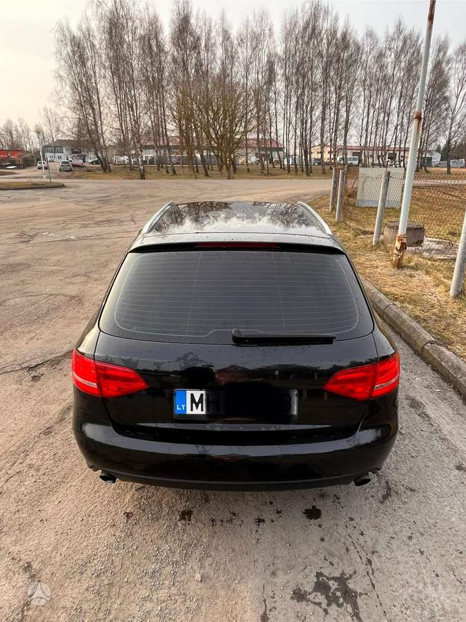 Audi A4 2010 — photo 5