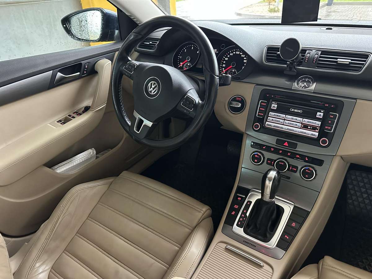 Volkswagen Passat 2012 — photo 13