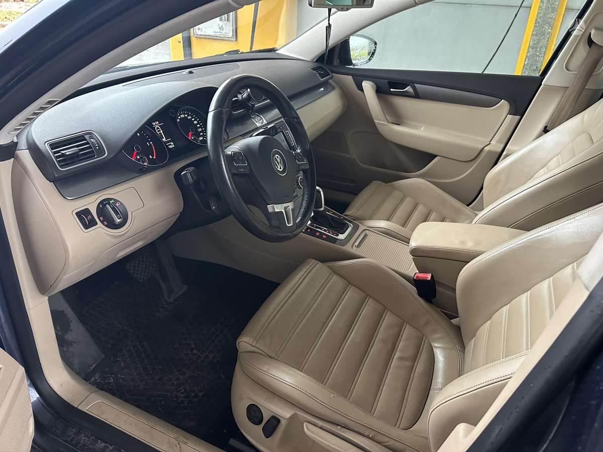 Volkswagen Passat 2012 — photo 15