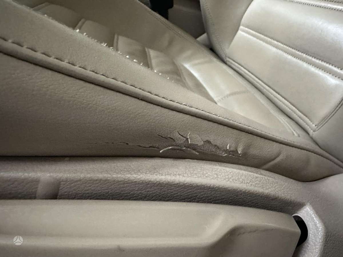 Volkswagen Passat 2012 — photo 16