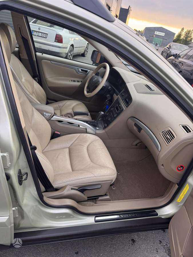 Volvo XC70 2006 — photo 16