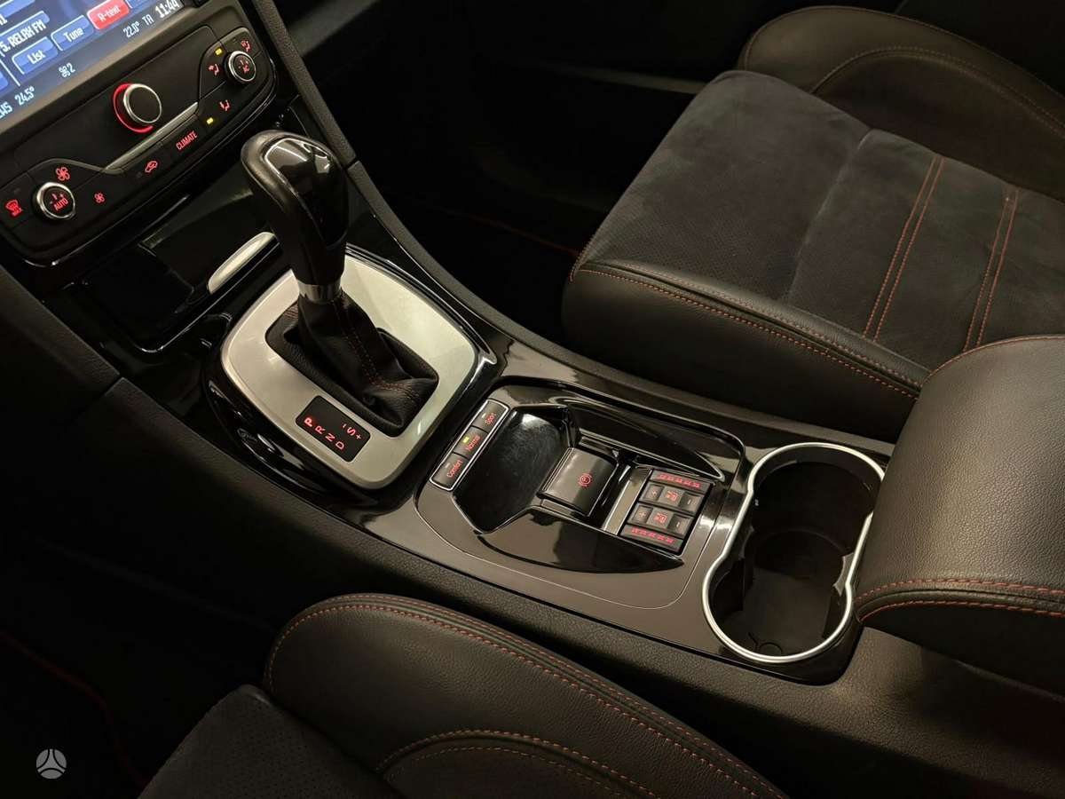 Ford S-MAX 2011 — салон