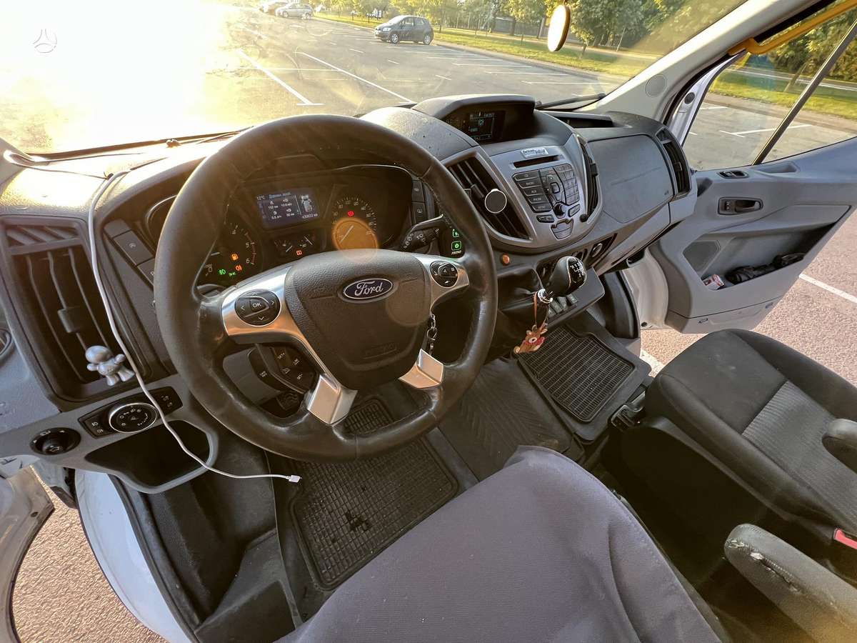 Ford Transit 2015 — photo 11