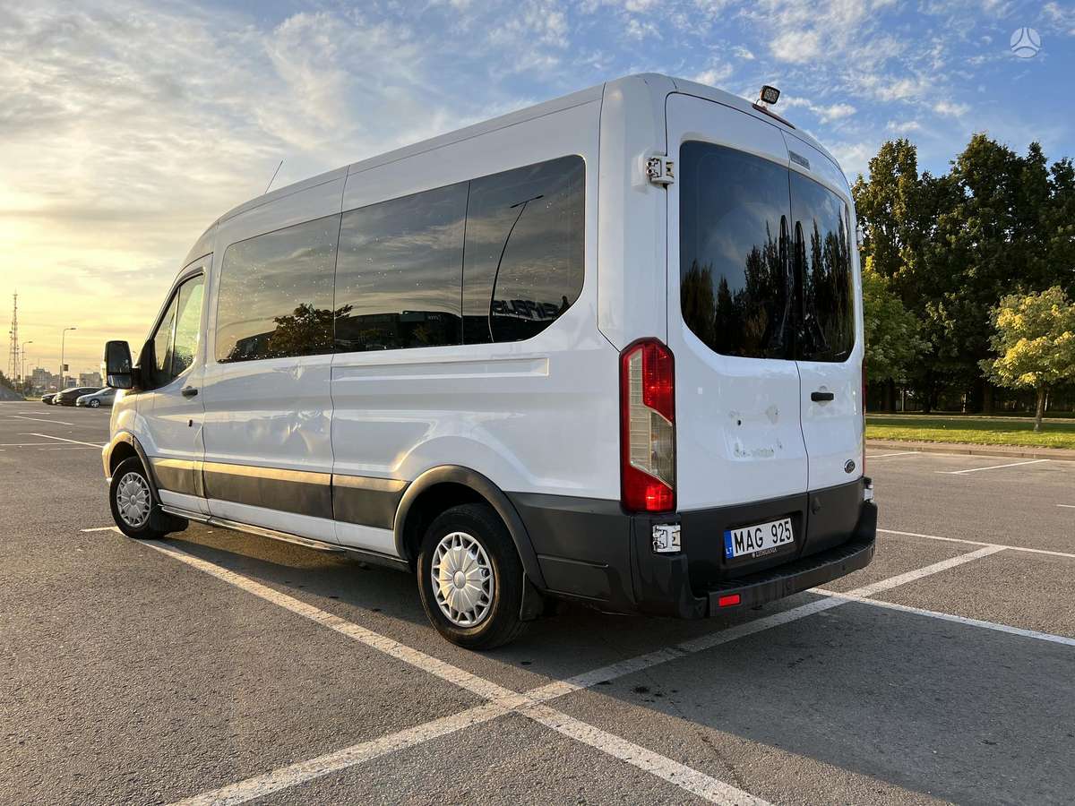Ford Transit 2015 — rear view