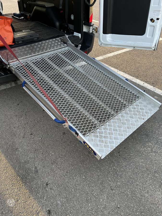 Ford Transit 2015 — photo 9