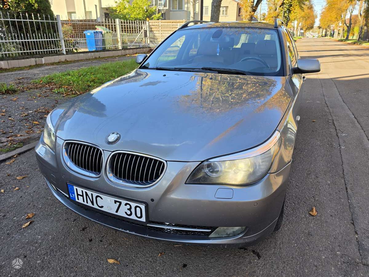 BMW 530 2007 — вигляд ззаду