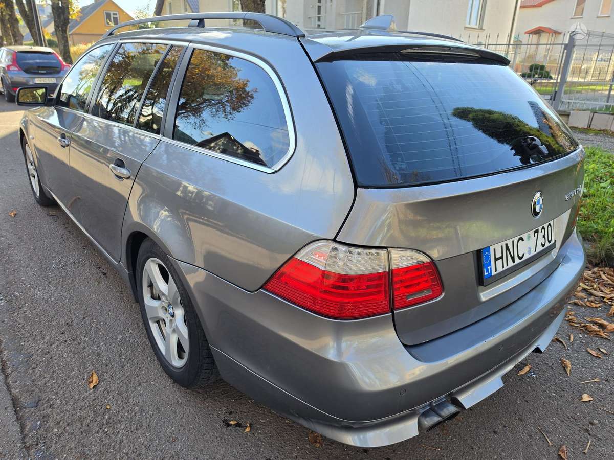 BMW 530 2007 — салон
