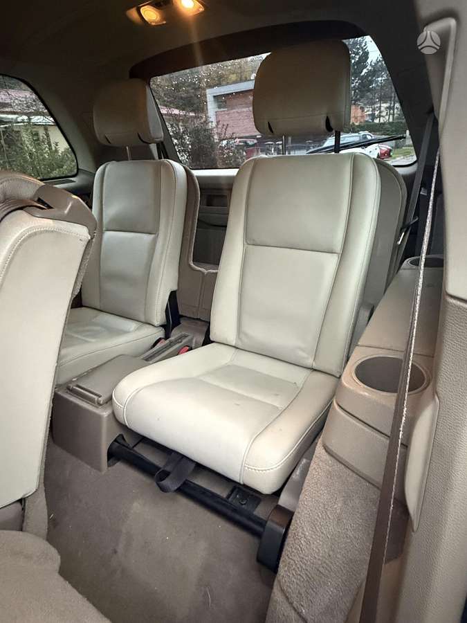 Volvo XC90 2010 — photo 11