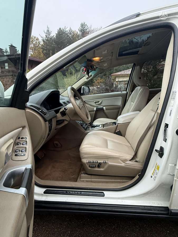Volvo XC90 2010 — photo 15