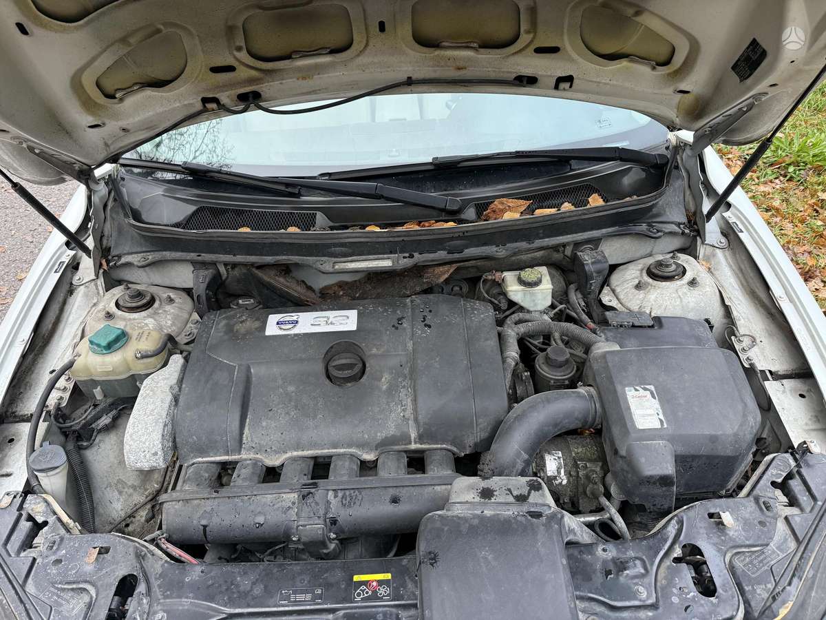 Volvo XC90 2010 — photo 18