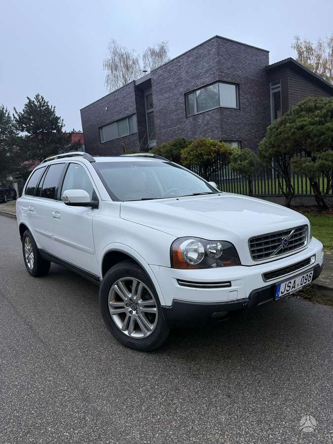 Volvo XC90 2010 — rear view
