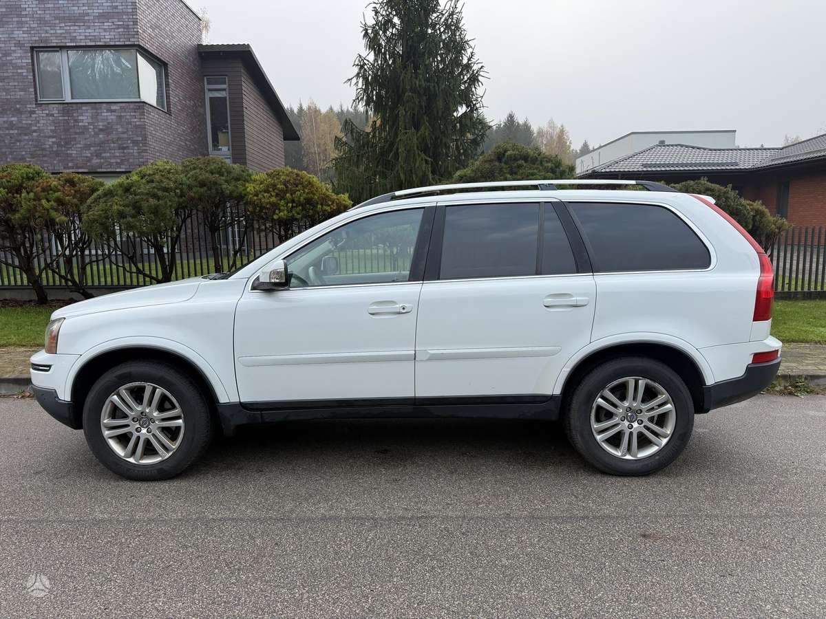 Volvo XC90 2010 — engine 3192 cm³, 238 HP (175kW)