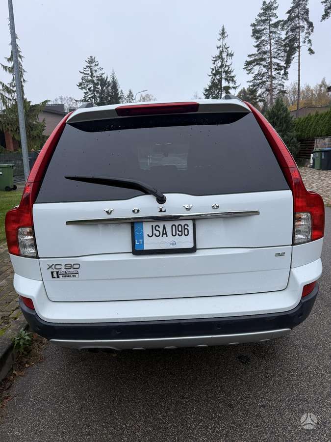 Volvo XC90 2010 — photo 8