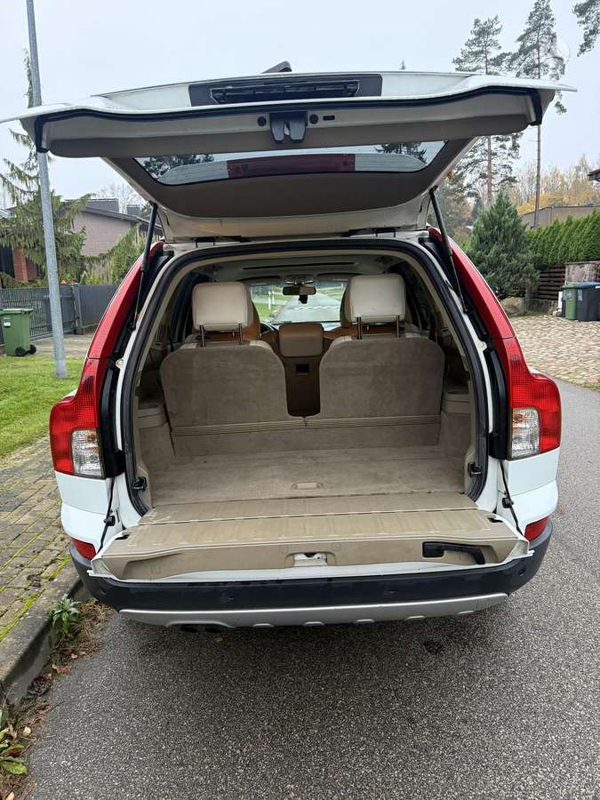 Volvo XC90 2010 — photo 9