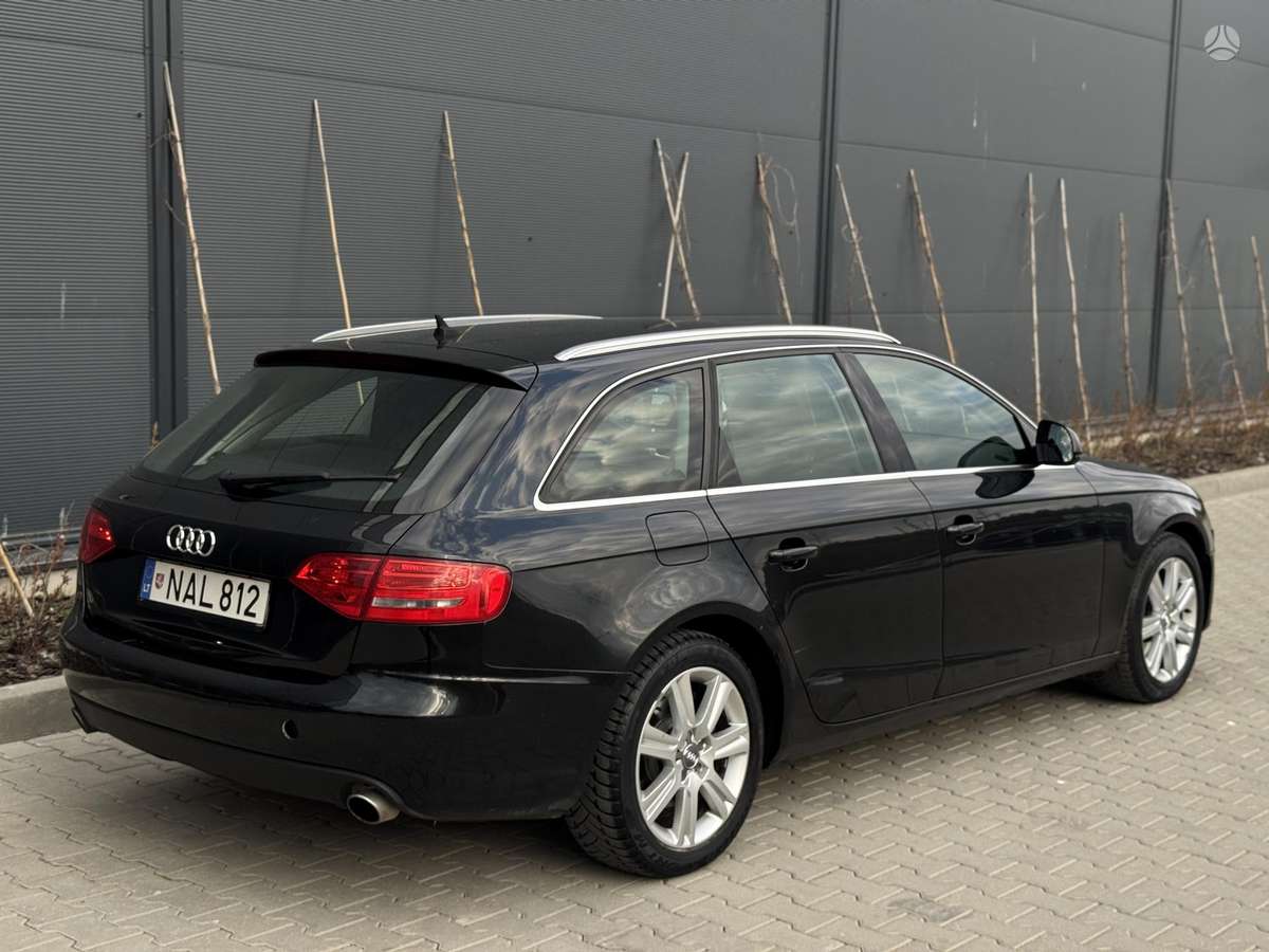 Audi A4 2008 — салон