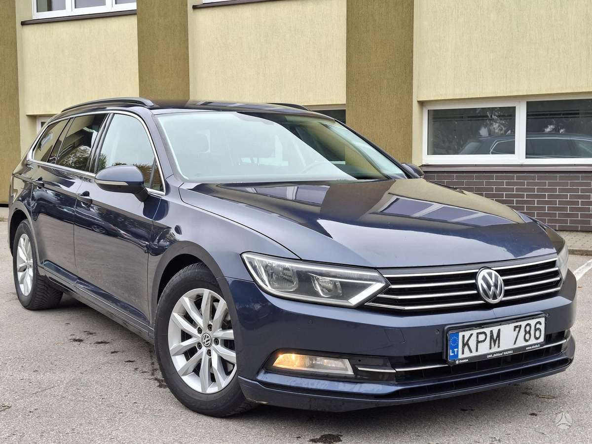 Volkswagen Passat 2015 — вигляд ззаду