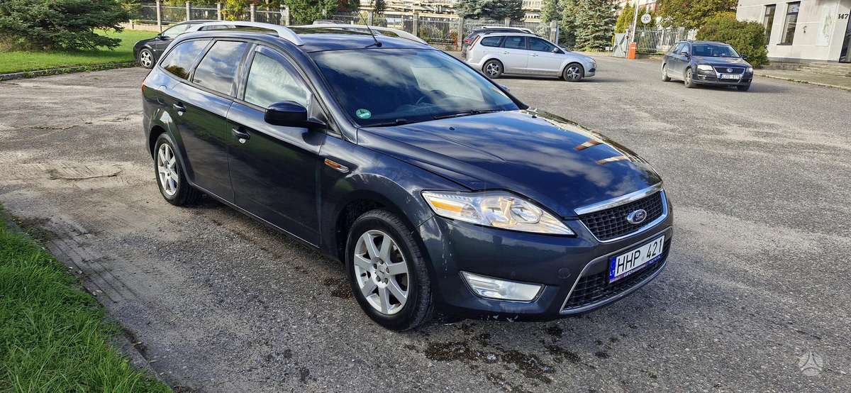 Ford Mondeo 2010 — interior